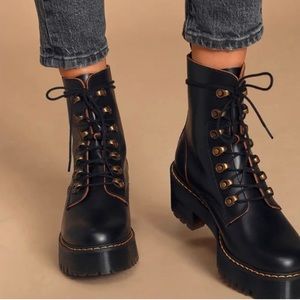 Size 9 dr. Martens Leona women’s leather boot like new condition, in box